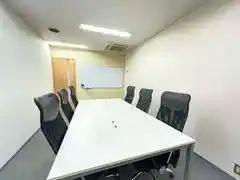 BIZcircle谷四駅前 6名用貸し会議室