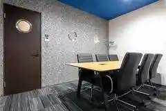 BIZcomfort横浜元町 6名用会議室