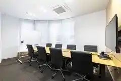 BIZcomfort町田 8名用会議室