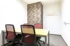 BIZcomfort大阪東梅田 4名用会議室
