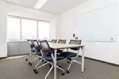 BIZcomfort大阪ベイタワー 6名用貸し会議室