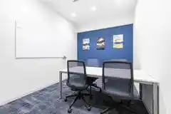 BIZcomfort新横浜 4名用会議室
