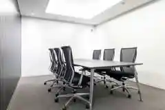 BIZcomfort水戸 6名用会議室