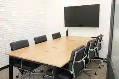 STAYUP湘南藤沢 6名会議室