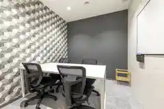 BIZcomfort大宮西口 4名用会議室