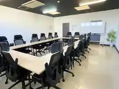いいオフィス上尾 16名会議室