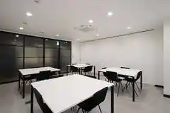 【鶴見 by Bizcafe鶴見】16名利用可能会議室①