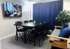 [floo Lounge浜松町]最寄り駅徒歩1分・大型モニタ