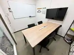 いいオフィス新宿大久保 4名会議室（Room E）