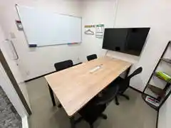 いいオフィス新宿大久保 4名会議室（Room D）