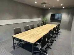 いいオフィス芝浦：モニター付き12名用『会議室C』