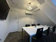 いいオフィス松戸 by 松戸shareBASE 6名会議室