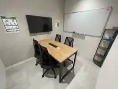 いいオフィス京都四条通4名会議室（Room C）