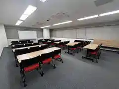 長岡駅徒歩5分！最大44人利用可能で会議・セミナーに最適！　