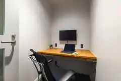 WAW上野　Room 05　  1名用完全個室・モニター完備　