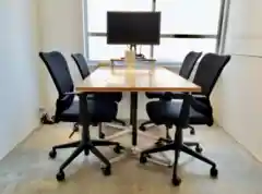 いいオフィス上野　会議室1