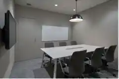 最大8名様利用可能　モニター、ホワイトボード付 会議室B