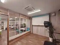 オレンジワーク緑地公園店内「撮影スタジオB/C 2部屋占有」