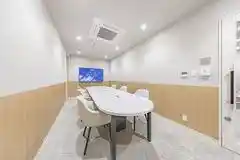BIZcomfort北浜6名用会議室