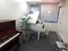 音楽学院 レッスン室105