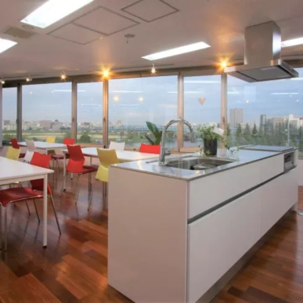 【レンタルスペース】【スペイシー】貸会議室 京急川崎駅 20名の画像