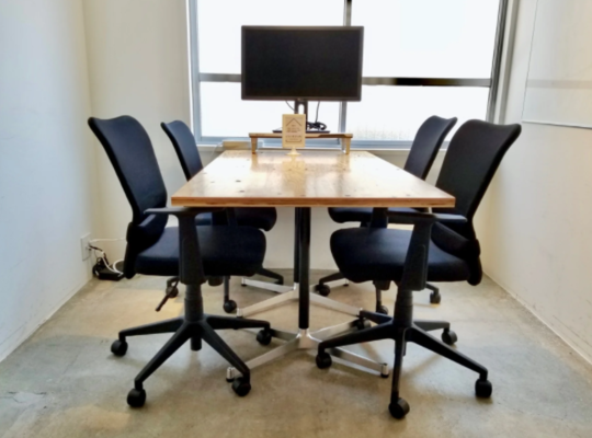 いいオフィス上野　会議室1-1