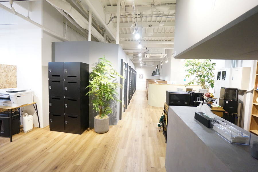 CO-WORKINGSPACE EXPRESSIONカウンター3 | 神保町駅 | ¥495 〜