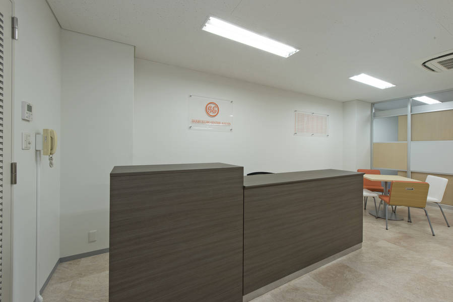 池袋アントレサロン 6名会議室-4