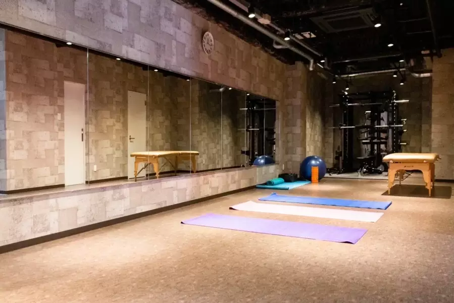 【レンタルスペース】【スペイシー】貸会議室 西新駅 8名の画像