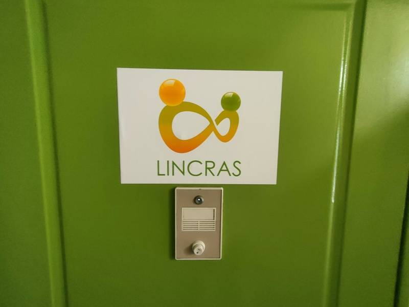 LINCRAS貸し会議室天神1-14