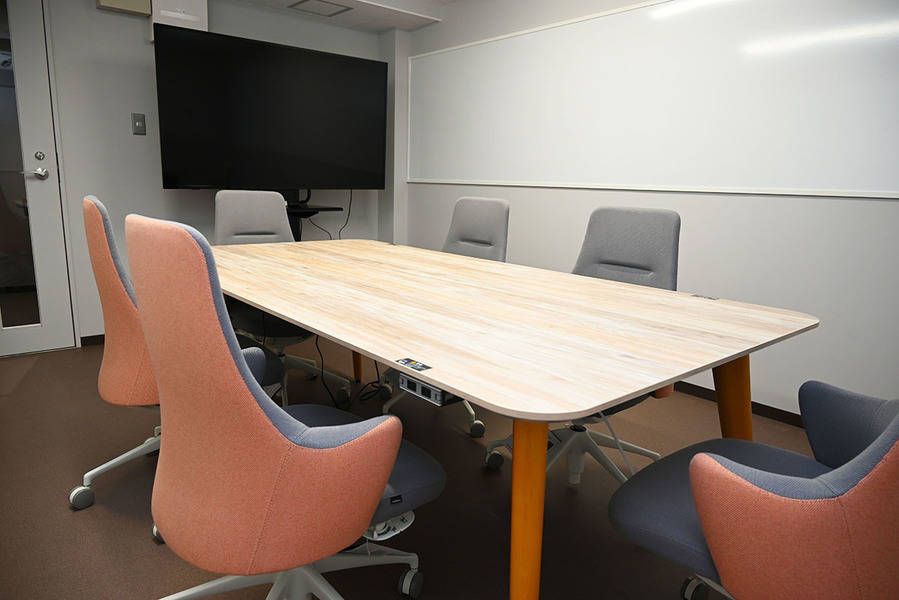 【レンタルスペース】【スペイシー】貸会議室 九州工大前駅 6名の画像