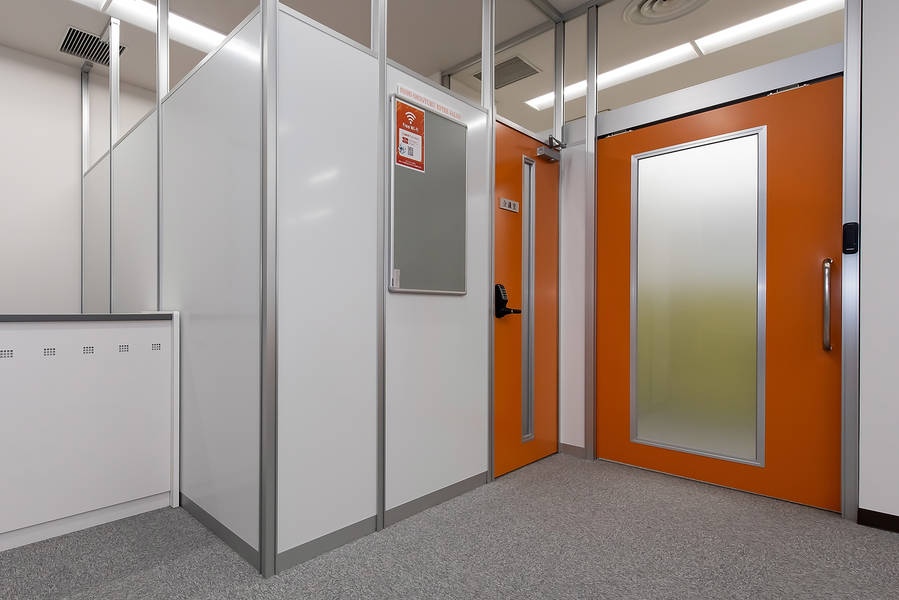 西新宿アントレサロン 4名会議室-4