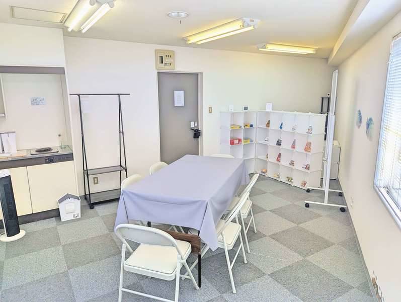 【レンタルスペース】【スペイシー】貸会議室 鴨宮駅 8名の画像