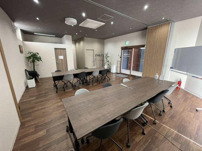 Connected Studio i/HUB セミナールーム-3