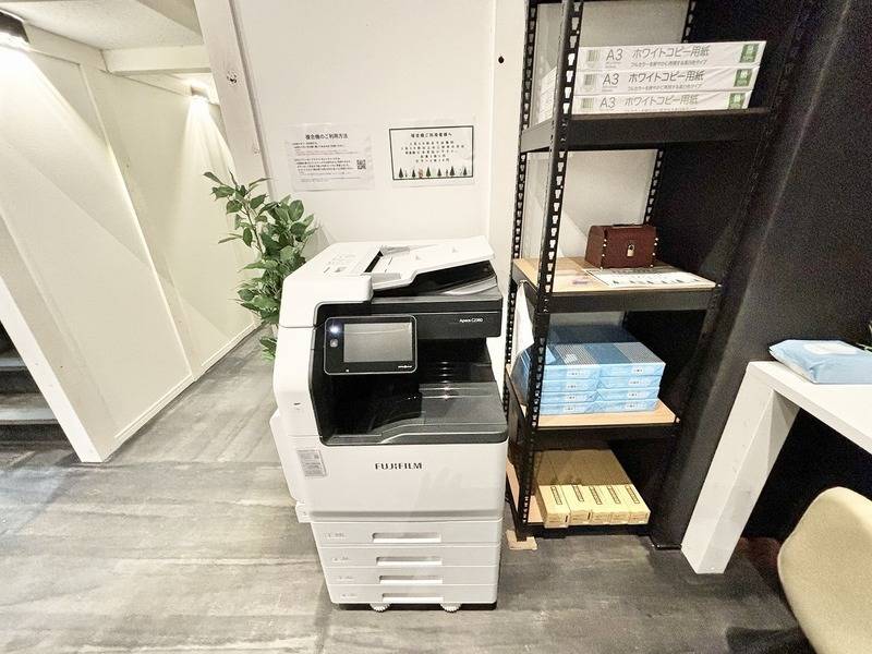 Coworking＆Lab 完全個室ブース D-6