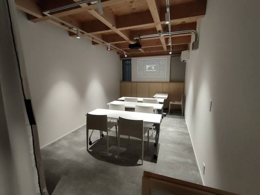 セミナールーム-2