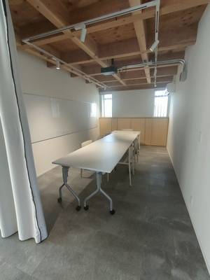 セミナールーム-3