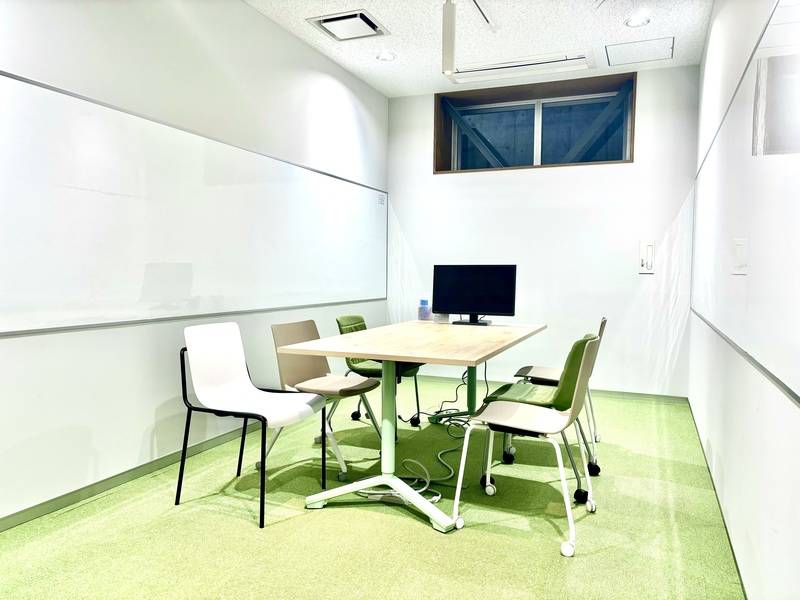 Komatsu 九CO-WORKING AREAルーム2-2