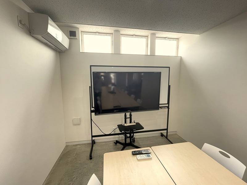 12名会議室 大型モニター Zoomマイク･スピーカー完備-2
