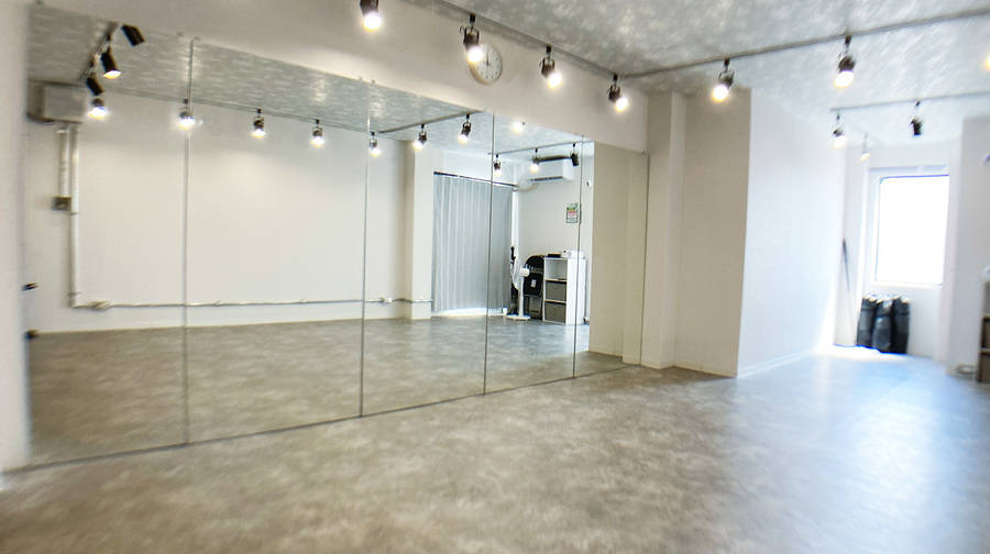 【レンタルスペース】【スペイシー】貸会議室 吹田駅 6名の画像