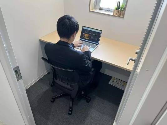 BasisPoint西新宿店 1名用鍵付き完全個室B-3