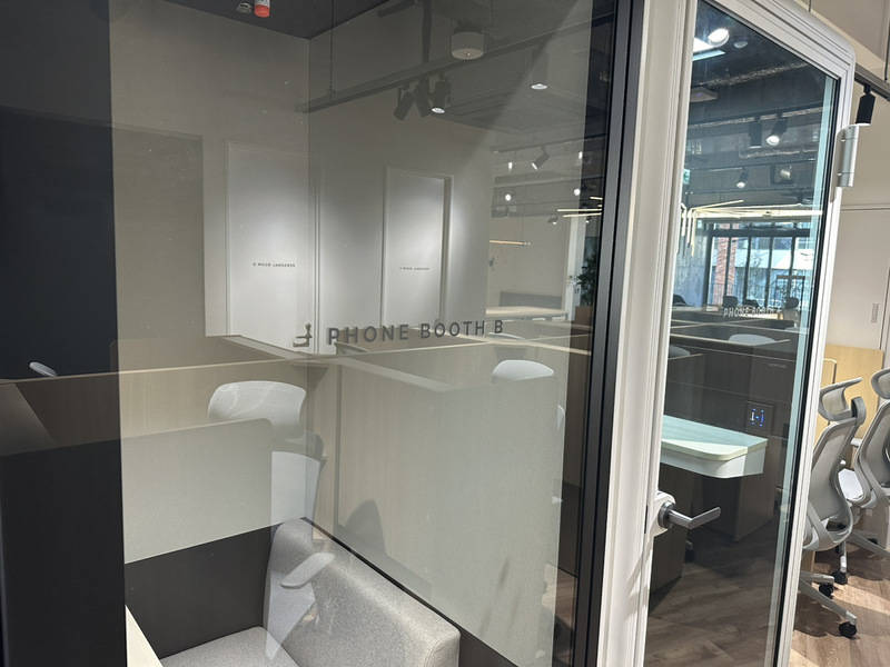 【大名天神】BOXタイプの完全個室！フォンブースB-2