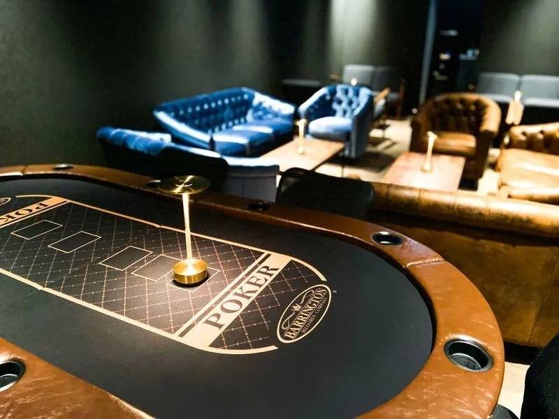BasisPoint LOUNGE Royal Area-2