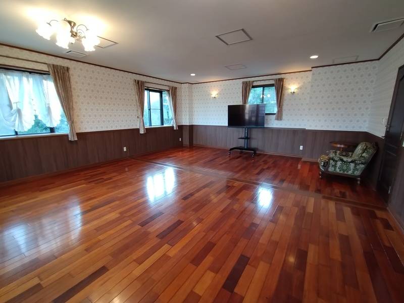 緑に囲まれたモダン空間｜ビジネス向け完全個室の貸し会議室-9