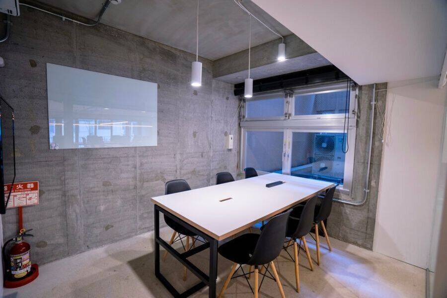 四ツ橋6名会議室 Centrum Meeting room B-1