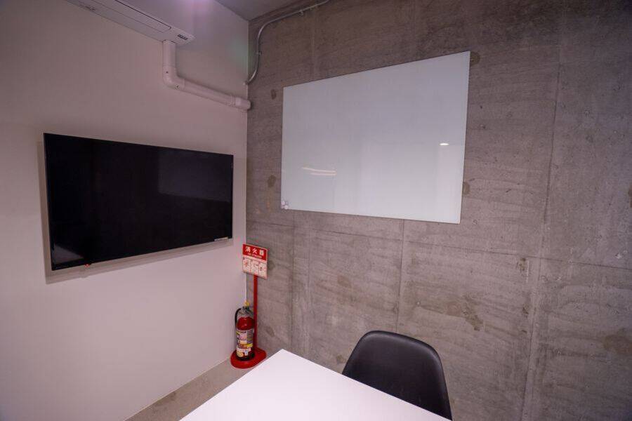 四ツ橋6名会議室 Centrum Meeting room B-5