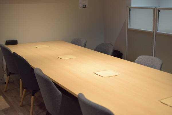 【赤坂溜池の会議室】レンタルルームペチャクチャRoom1ー会議室-3