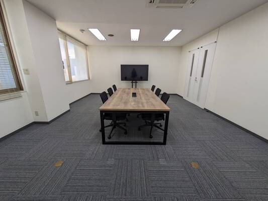 アルファオフィスビル4階 402会議室-3