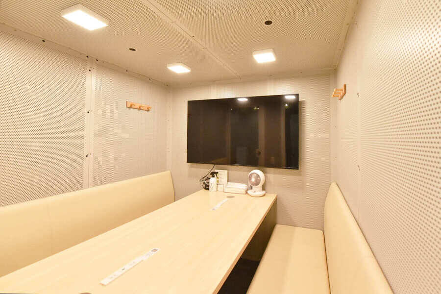 FEEEP学芸大学東口店 6名席-9