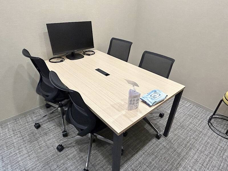 【レンタルスペース】【スペイシー】貸会議室 みなとみらい駅 4名の画像